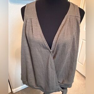 Universal Thread green Sleeveless Top